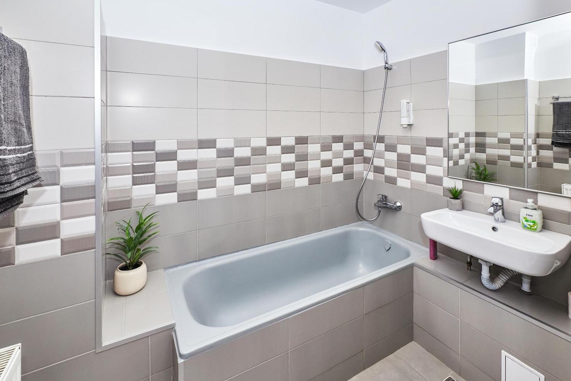 Marcos Apartments - Self Check-In Reșița Dış mekan fotoğraf