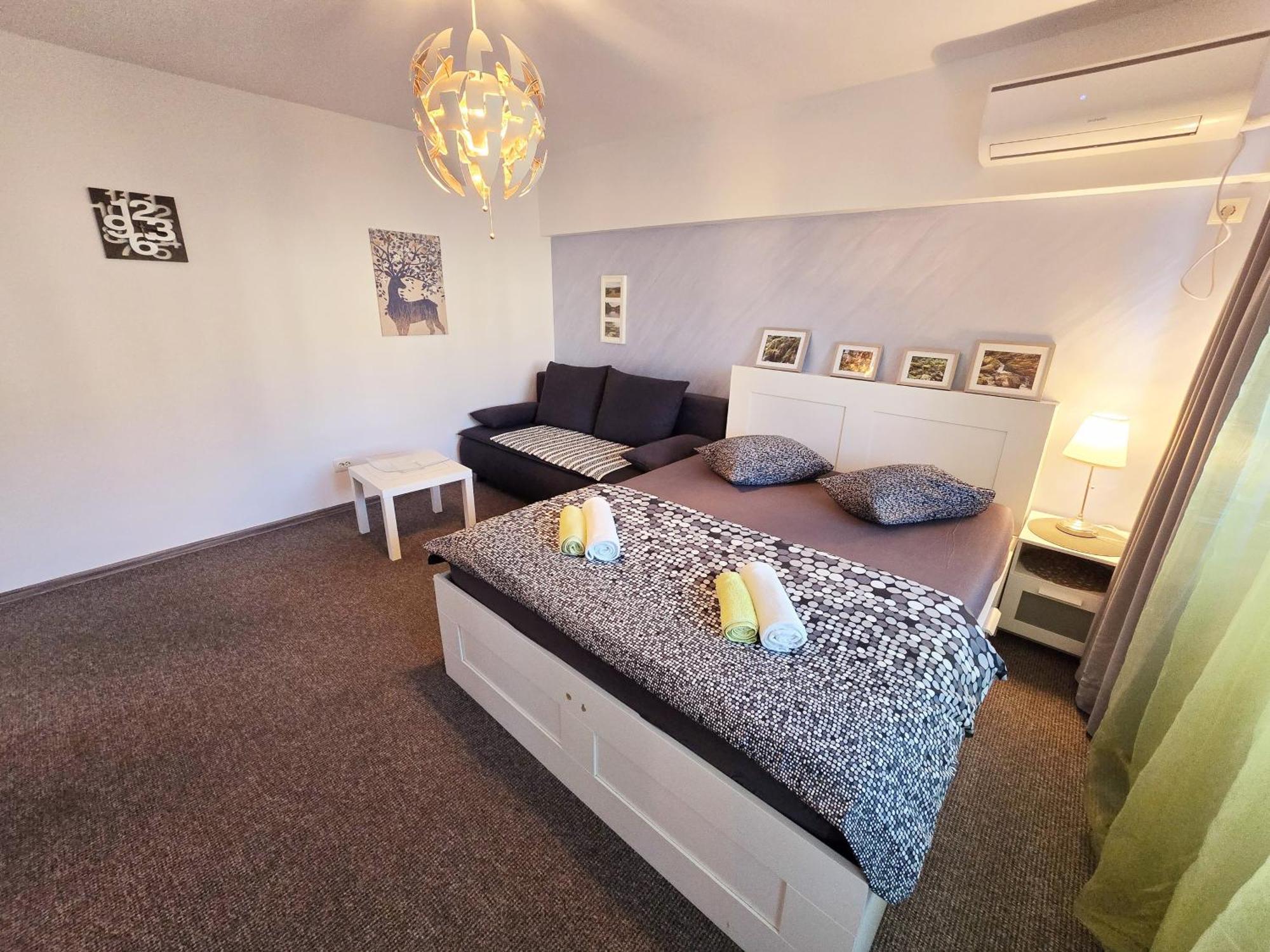 Marcos Apartments - Self Check-In Reșița Dış mekan fotoğraf